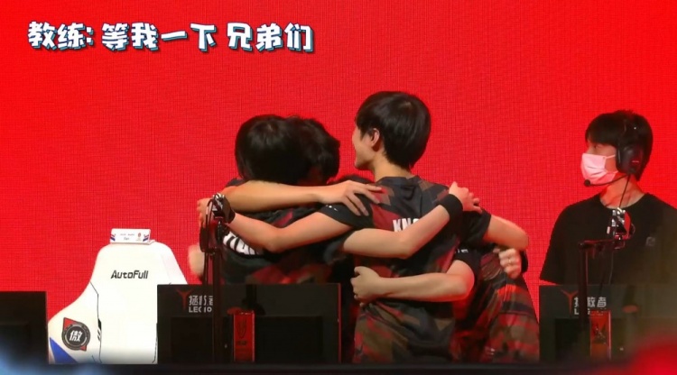 她们的崭露 她们的崭露