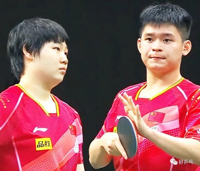 滑雪比赛的 滑雪比赛的